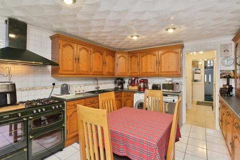 3 bedroom townhouse for sale, Conniburrow Boulevard, Conniburrow, Milton Keynes
