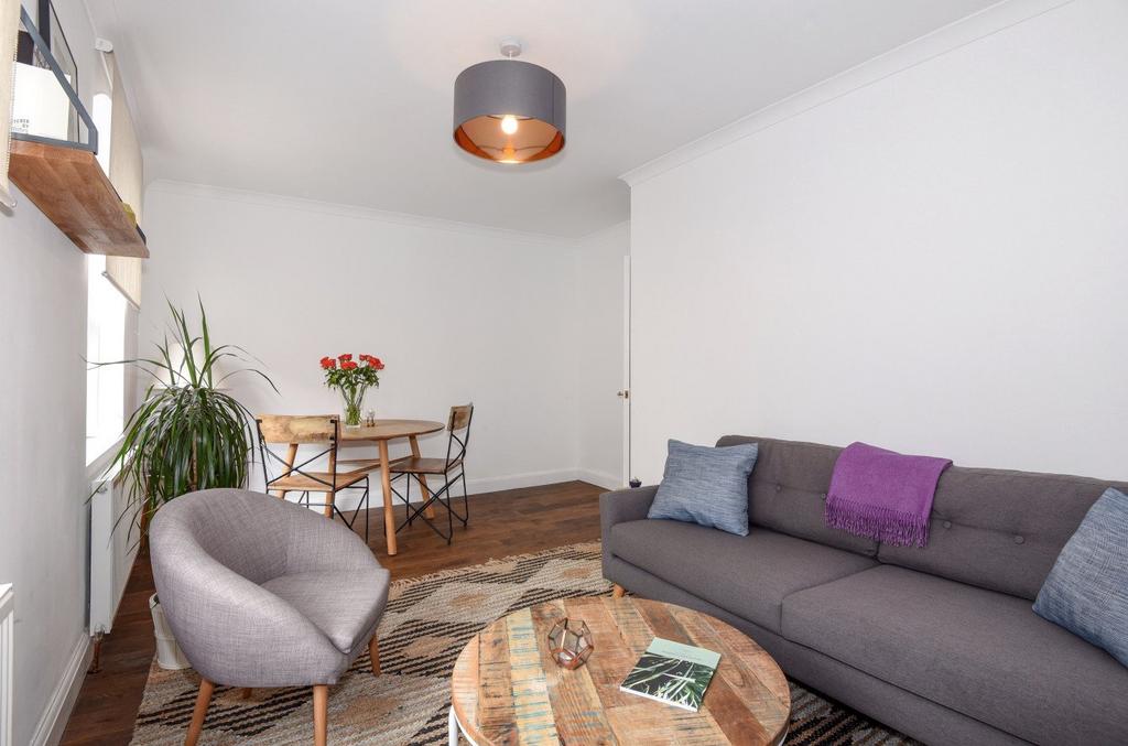 Apartment in London - View 2