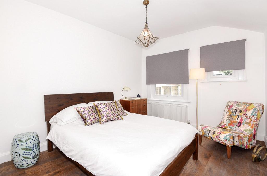 Apartment in London - More