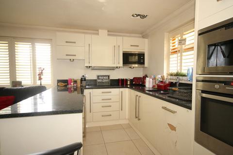 2 bedroom semi-detached house to rent, St. Johns Lodge, Woking GU21