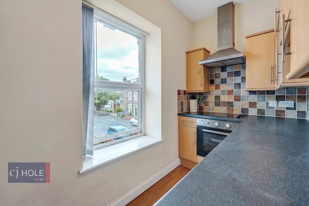 Apartment in Bristol, St George - View 3