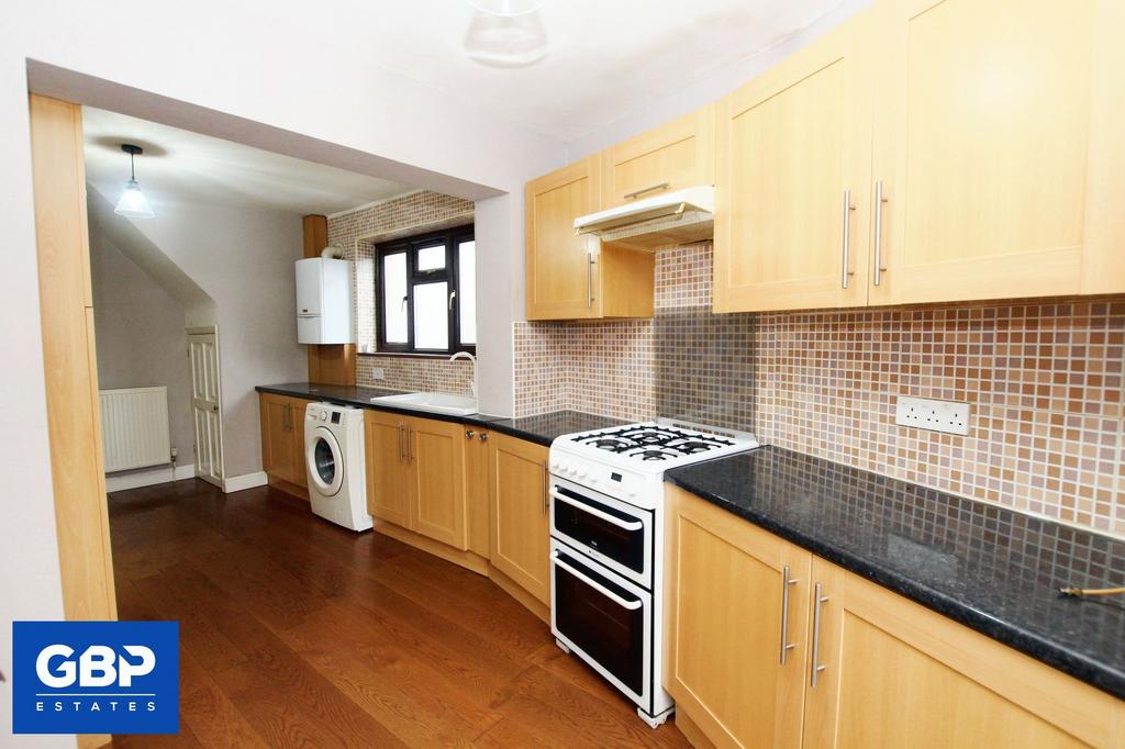House in Hornchurch - More