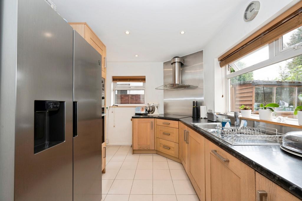 House in Surrey - View 4