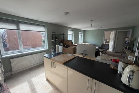 2 bed property for rent in Ashorne Close, Redditch