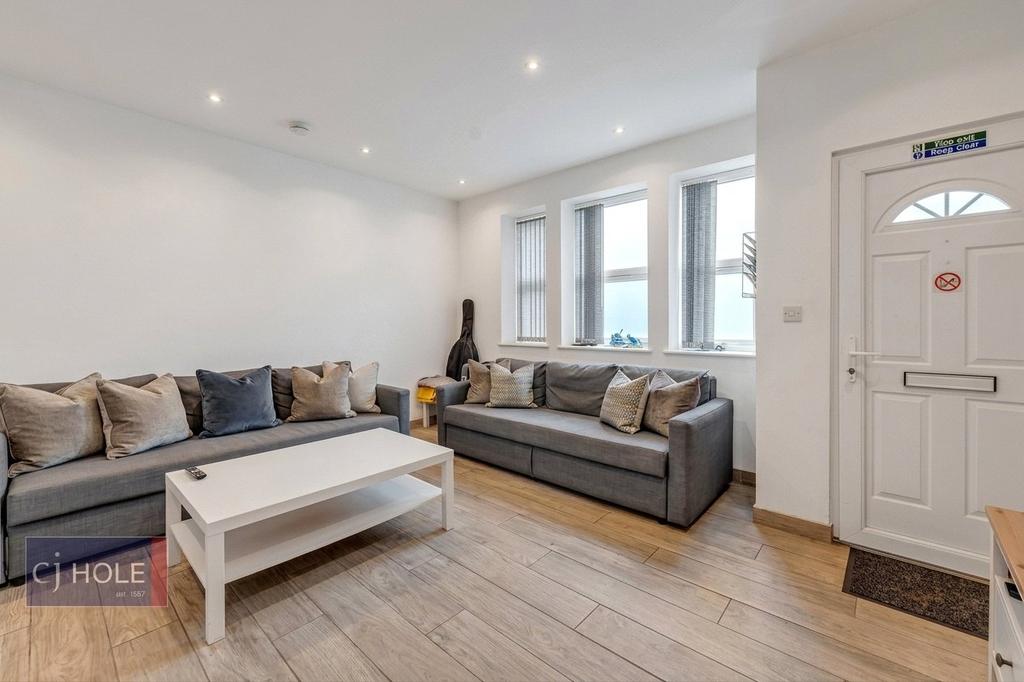 Apartment in Somerset - View 3