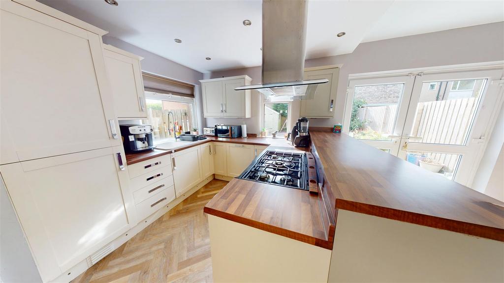 House in Halifax - View 3