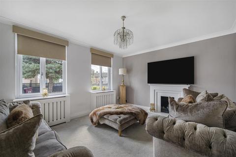 3 bedroom semi-detached house for sale, Chilham Way, Hayes BR2