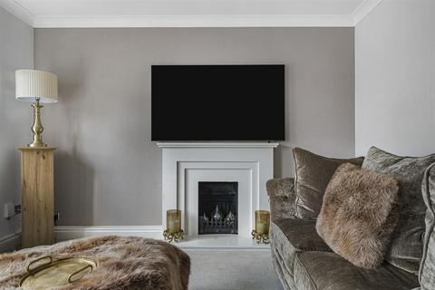 3 bedroom semi-detached house for sale, Chilham Way, Hayes BR2