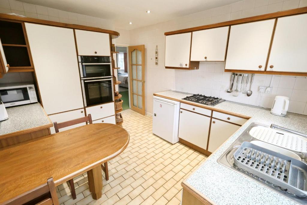 House in Wrexham, Gresford - View 5