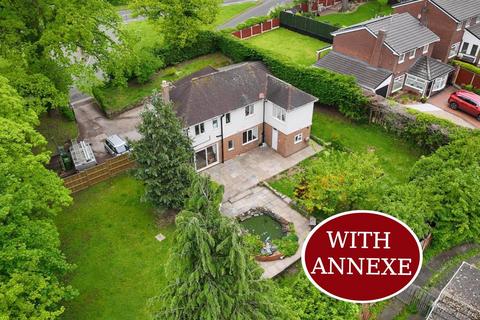 4 bedroom detached house for sale, Kingsmills Road, Wrexham LL13