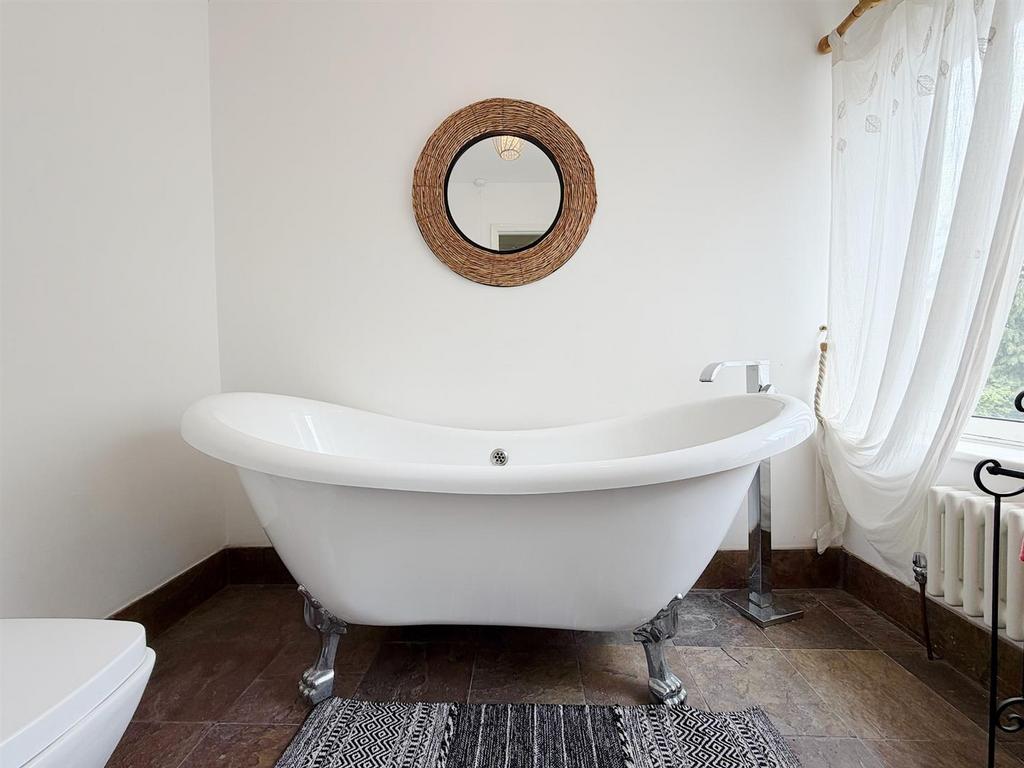 House in Wrexham, King's Mills, Caia Park - View 4