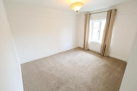 2 bedroom flat for sale, Russell Grove, Wrexham LL12