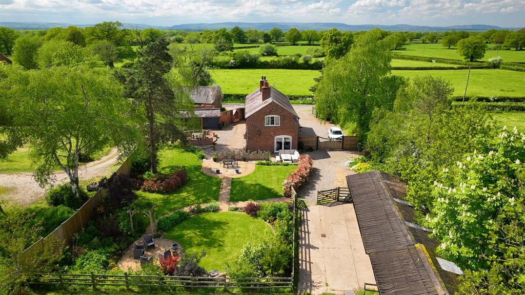 House in Whitchurch - View 2
