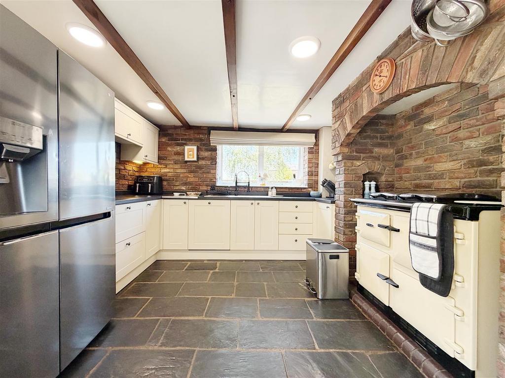 House in Whitchurch - View 4