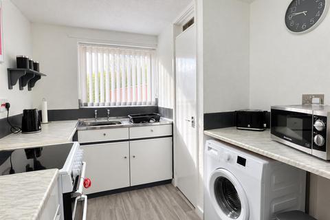 1 bedroom flat to rent, Stockwell Grove, Wrexham LL13