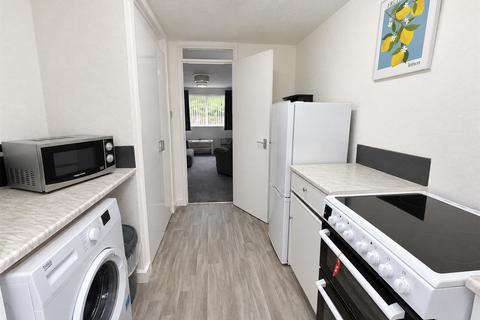 1 bedroom flat to rent, Stockwell Grove, Wrexham LL13
