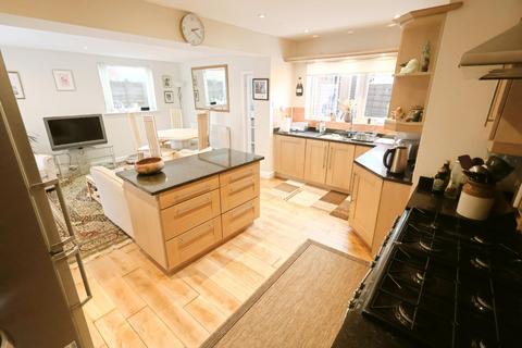 4 bedroom detached bungalow for sale, Village Road, Waverton CH3