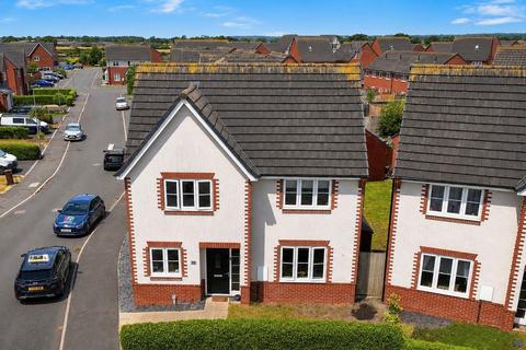 4 bedroom detached house for sale, Messham Close, Broughton CH4