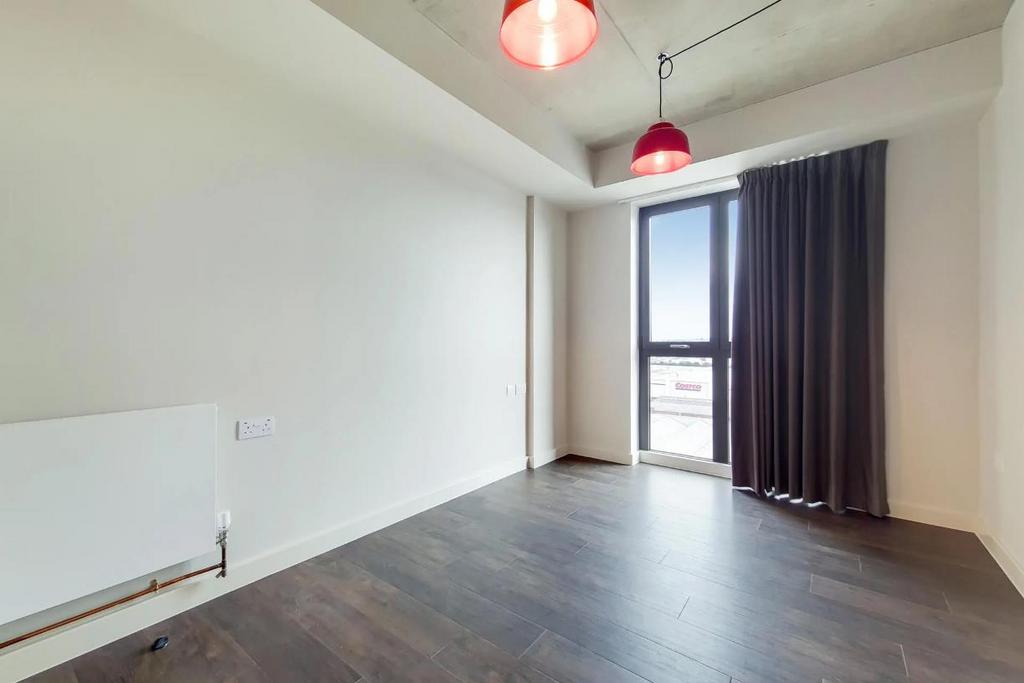 Apartment in Wembley - View 3