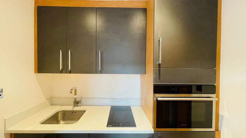 Apartment in Croydon, Addiscombe - View 2