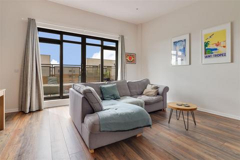 2 bedroom flat for sale, Rustat Avenue, Cambridge CB1