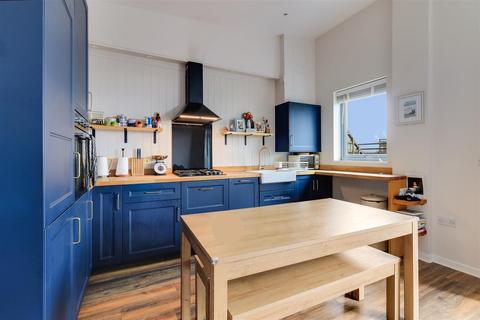 2 bedroom flat for sale, Rustat Avenue, Cambridge CB1