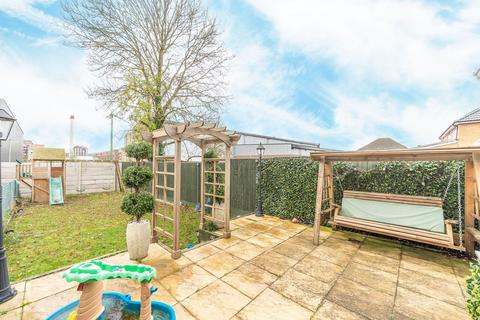 3 bedroom semi-detached house for sale, Pinner Park Gardens, Harrow, HA2