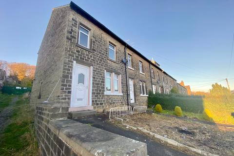 3 bedroom end of terrace house to rent, Victoria Road, HUDDERSFIELD
