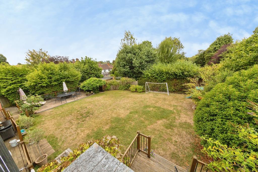 House in Tonbridge and Malling, Kent - More
