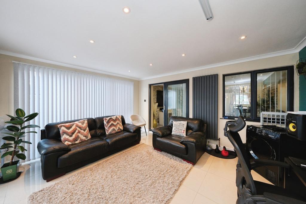 House in Nottingham - View 3