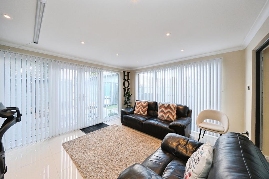 House in Nottingham - View 5