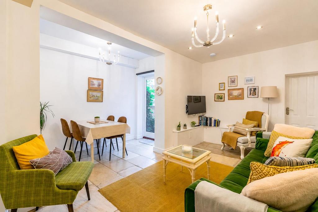 Apartment in York - View 4