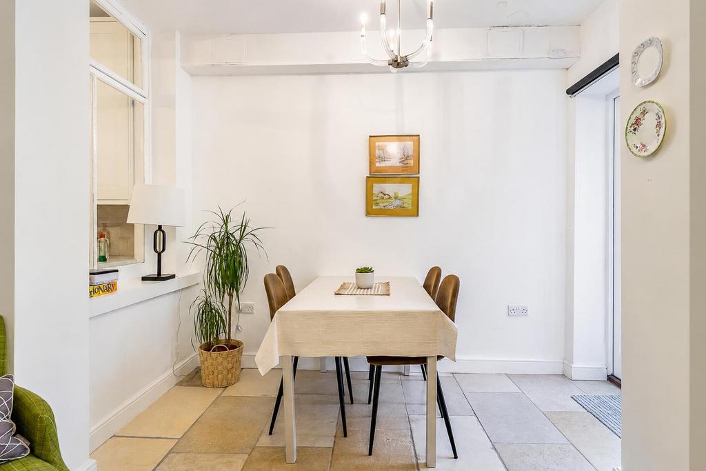 Apartment in York - View 5