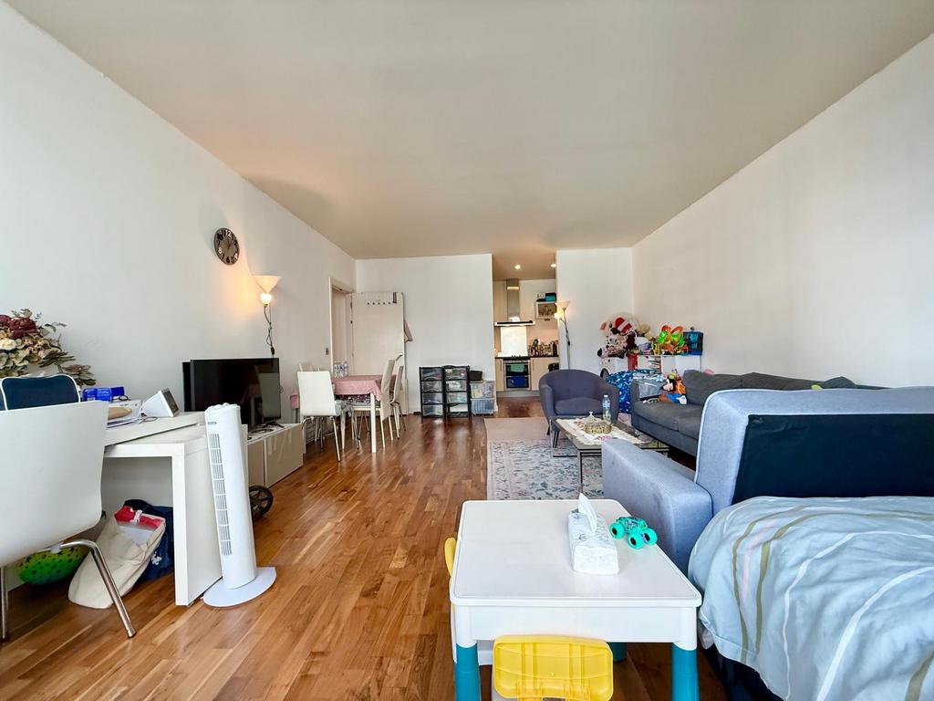 Apartment in London - View 4