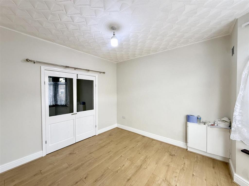 House in Southall - View 3