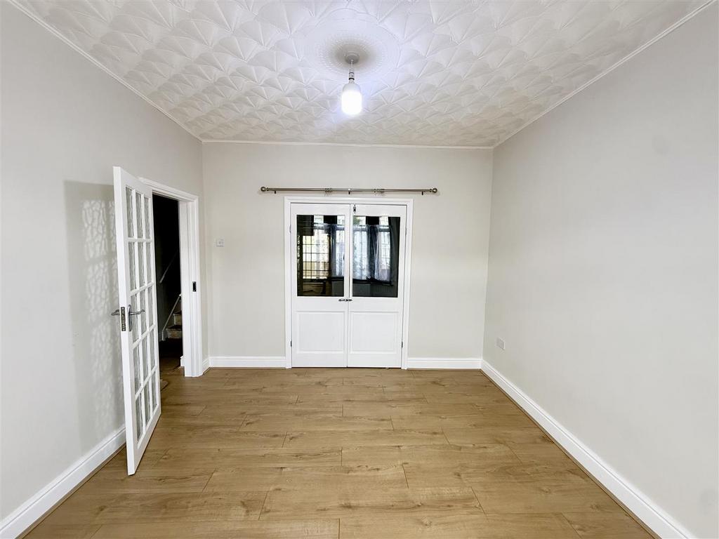 House in Southall - View 4