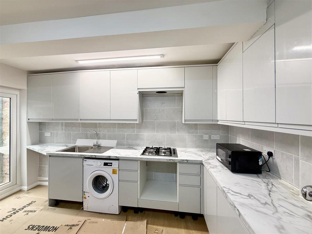 House in Southall - View 5