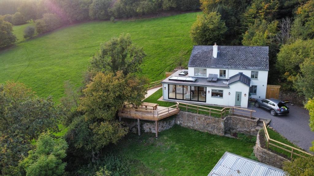 House in Pontypool - View 2