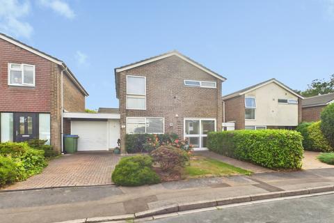 undefined, Waterfield Close, Horsham RH13