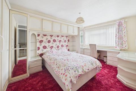 undefined, Waterfield Close, Horsham RH13