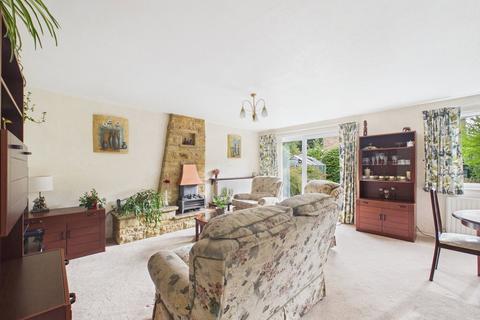 undefined, Waterfield Close, Horsham RH13