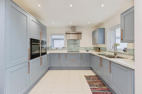 3 bedroom detached bungalow for sale, Russet Gardens, Kingsbridge