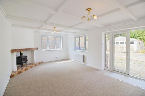 3 bedroom detached bungalow for sale, West End, Silverstone, Towcester