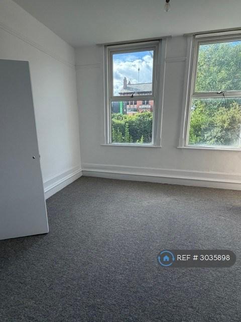Apartment in Manchester - More
