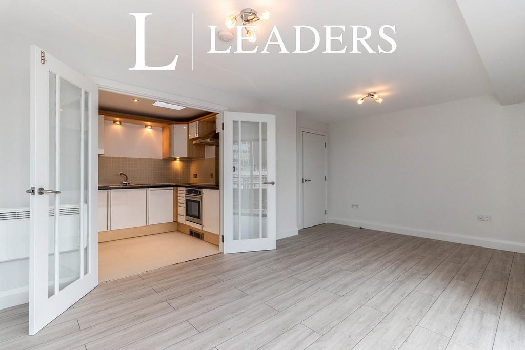 Apartment in Kingston upon Thames - View 3