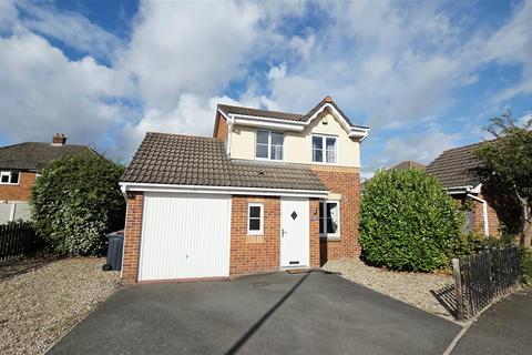 3 bedroom detached house to rent, Pinewood Road, Winsford