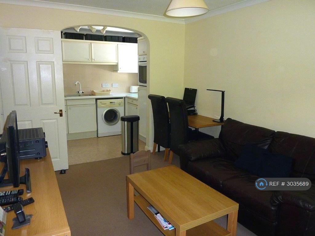 Apartment in Reading - View 3