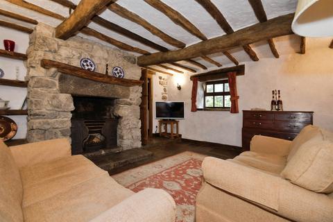 2 bedroom character property for sale, Main Street, Taddington, Buxton