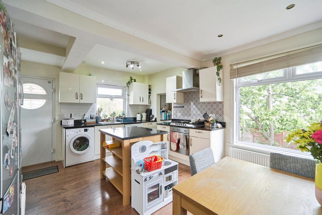 House in Leeds, West Yorkshire - View 2