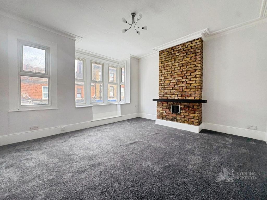 Apartment in Croydon - View 2